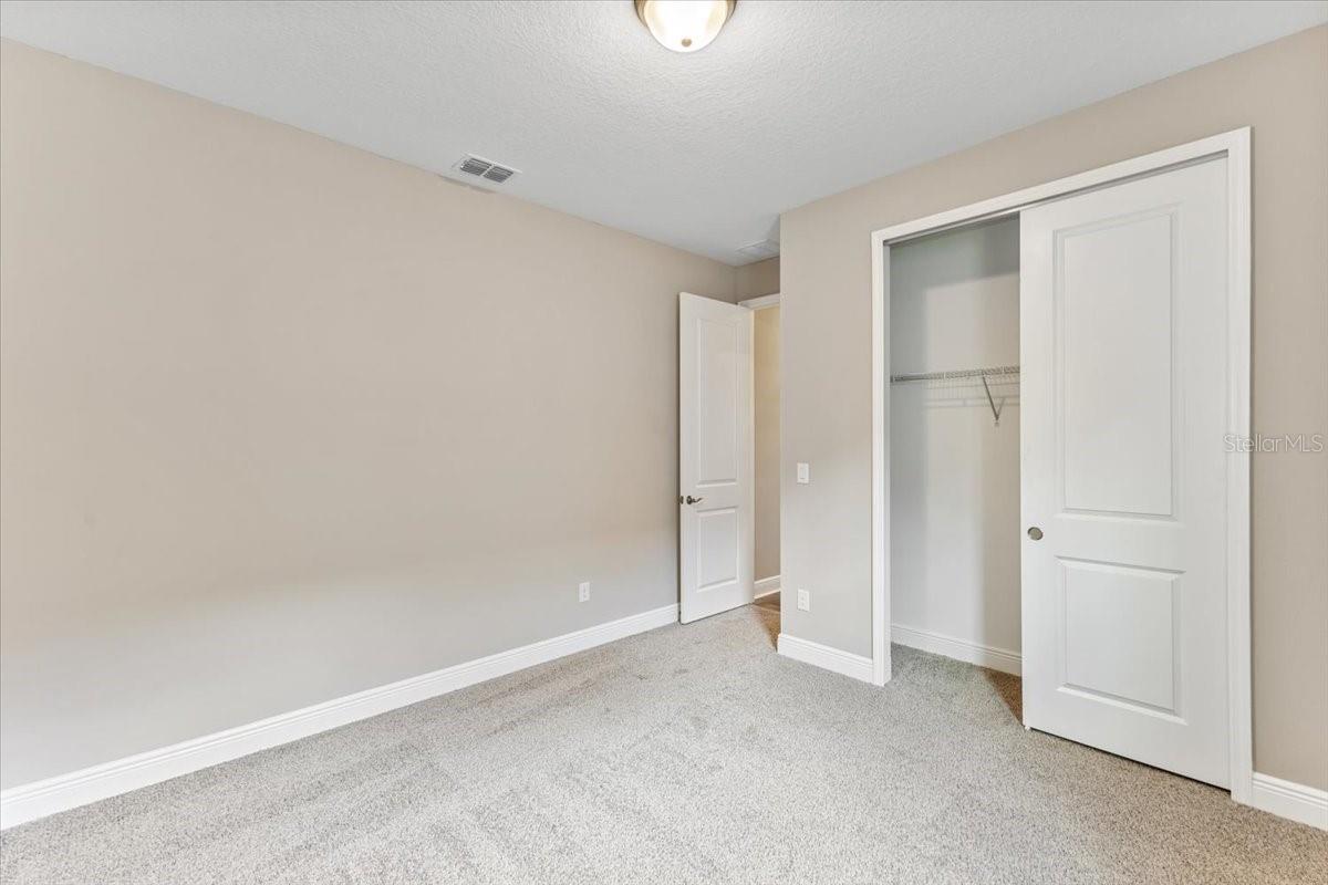 352 Birkdale Dr Property Photo 5