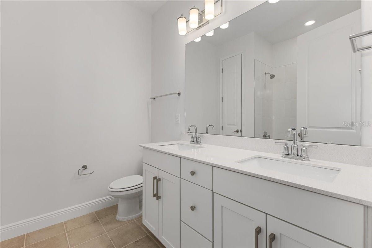 347 Birkdale Dr Property Photo 13