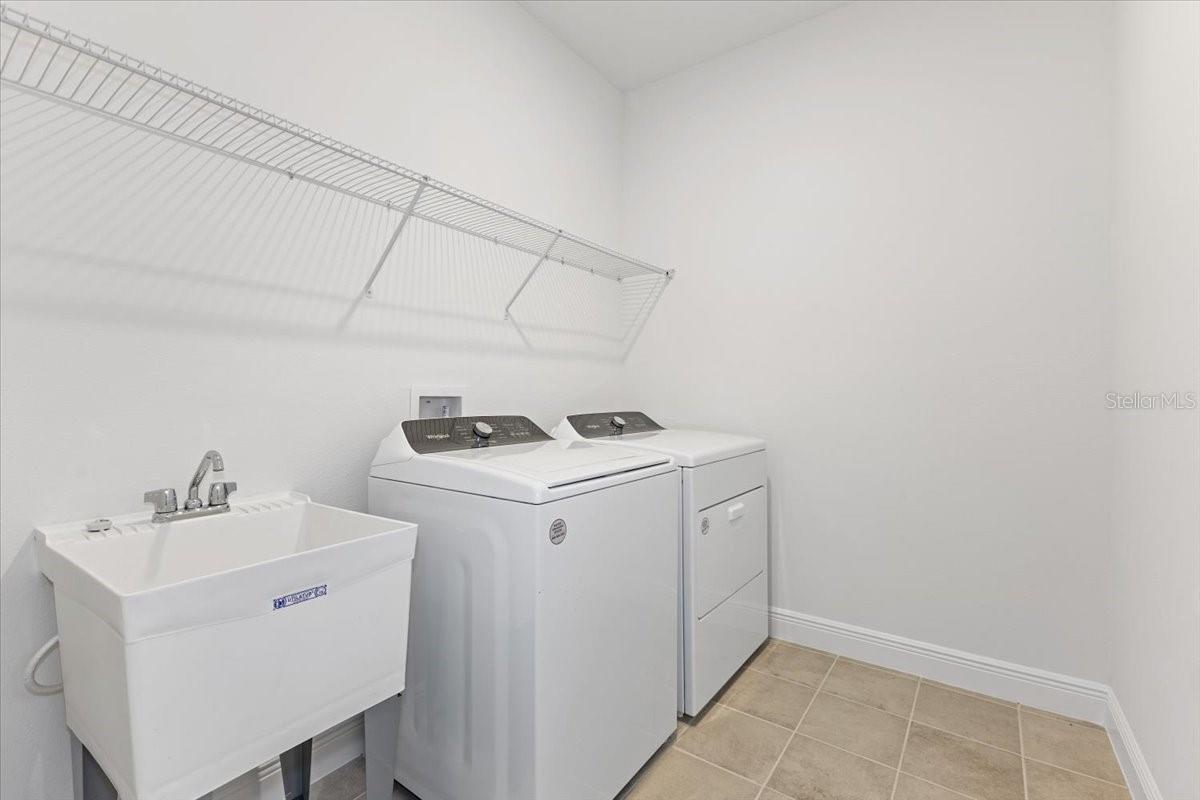 347 Birkdale Dr Property Photo 14