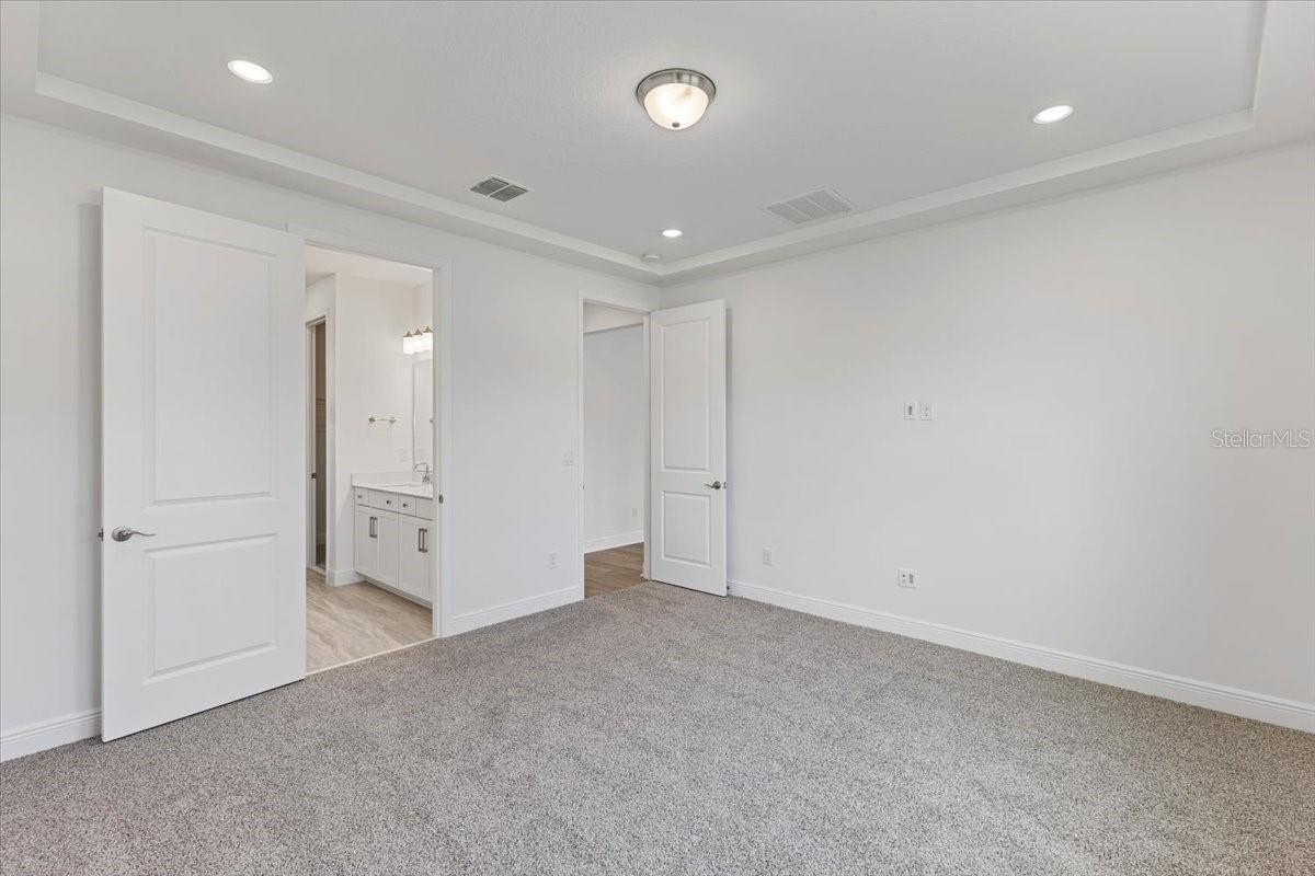347 Birkdale Dr Property Photo 18
