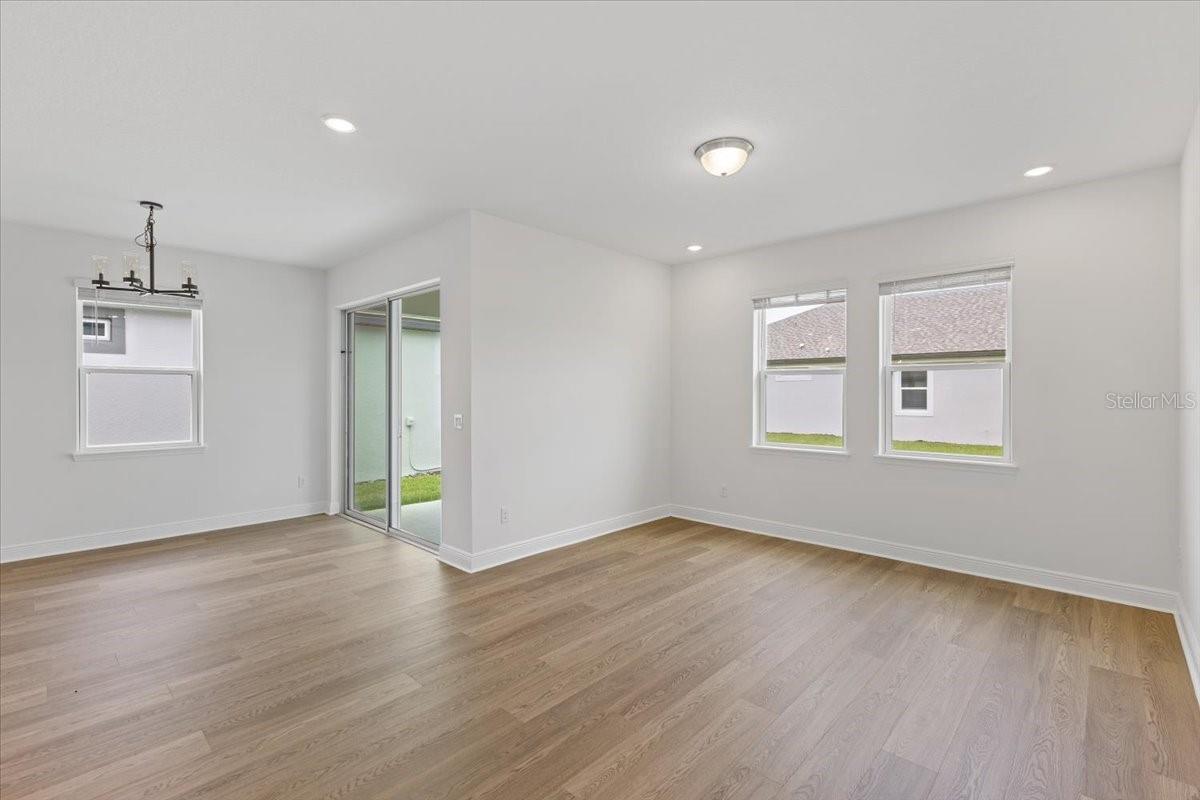 347 Birkdale Dr Property Photo 22