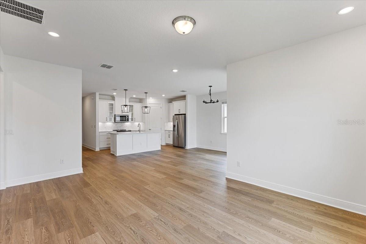 347 Birkdale Dr Property Photo 23