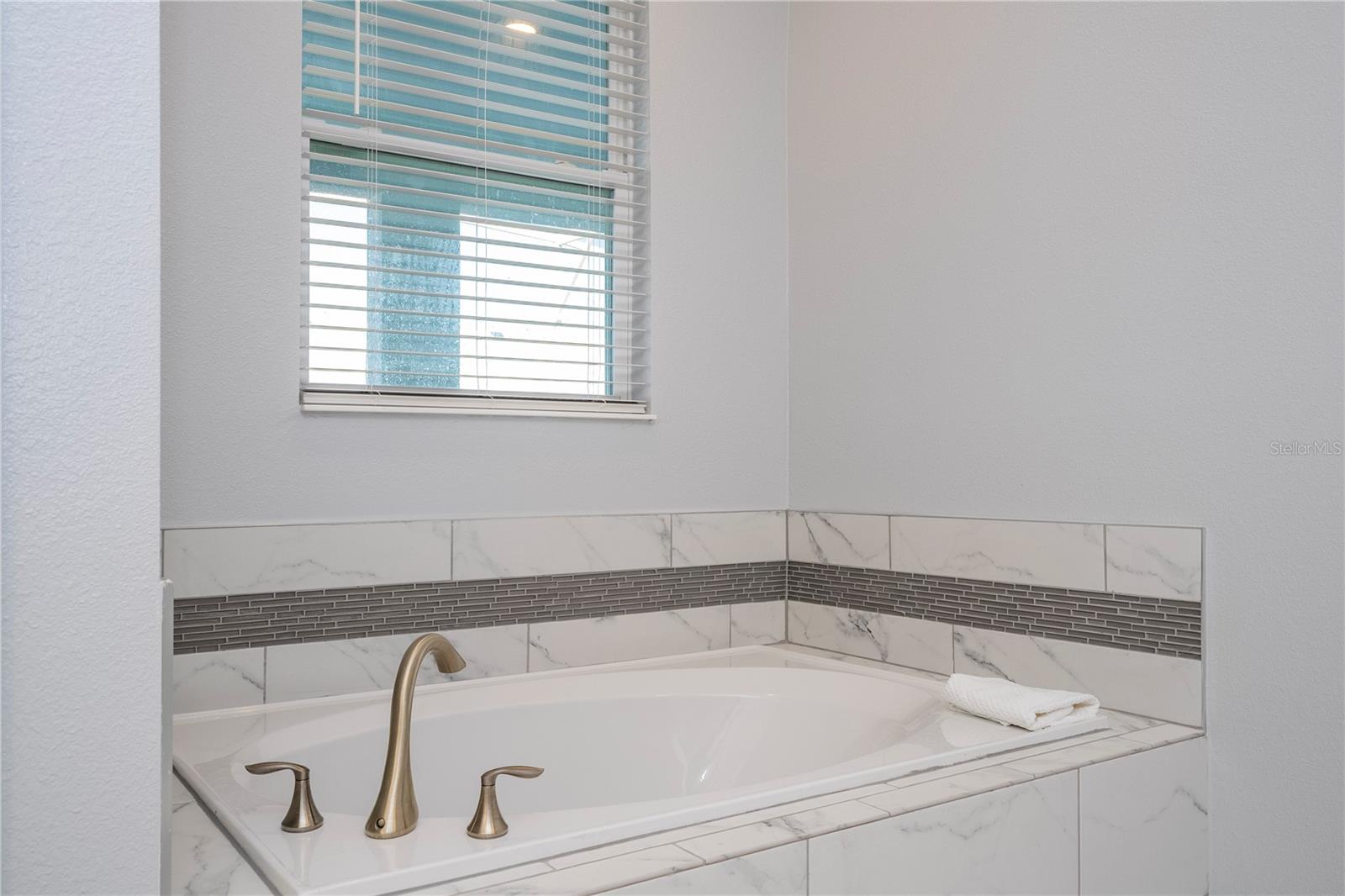 8868 Cabot Cliffs Dr Property Photo 13