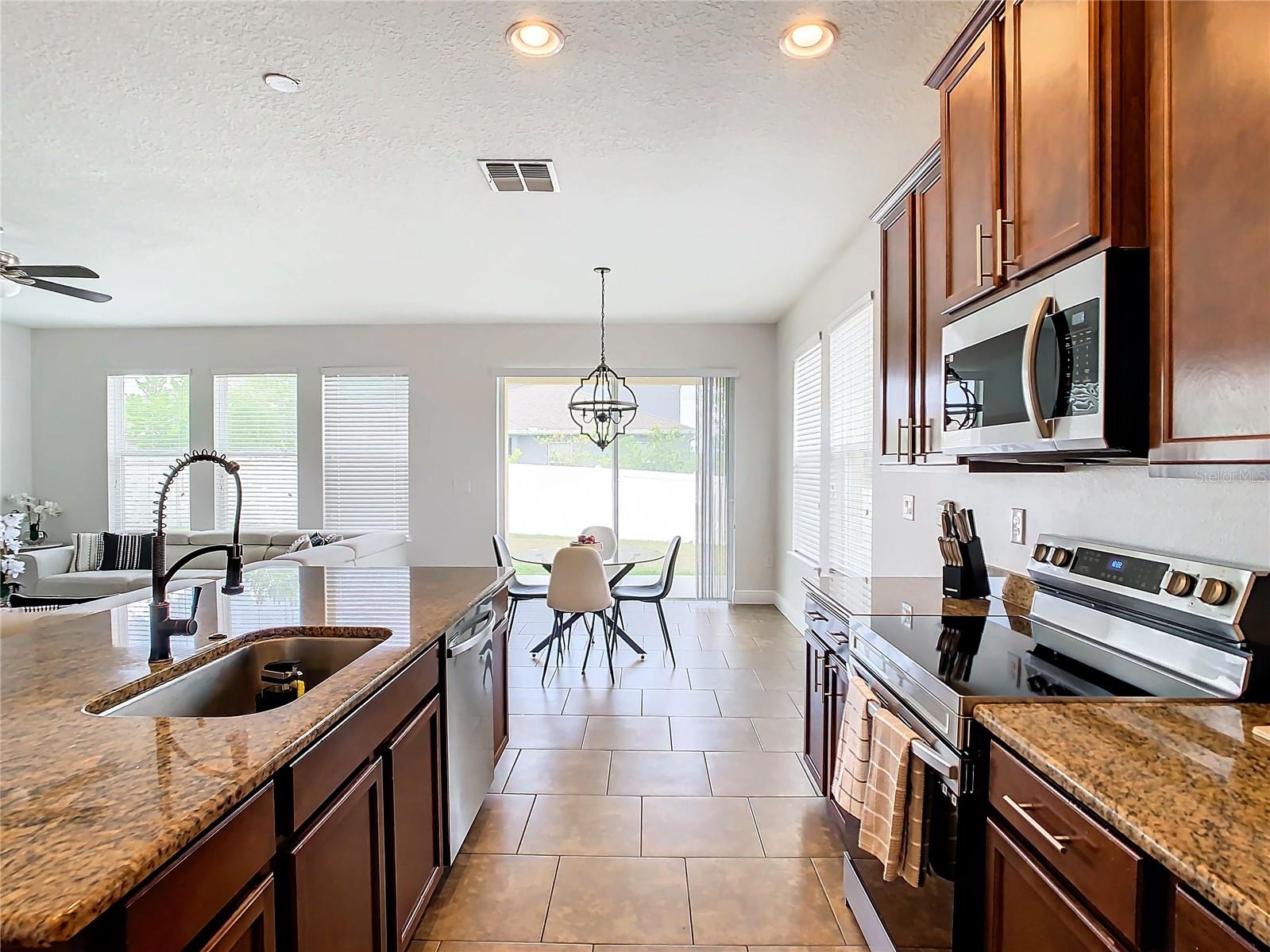1508 Caterpillar St Property Photo 11