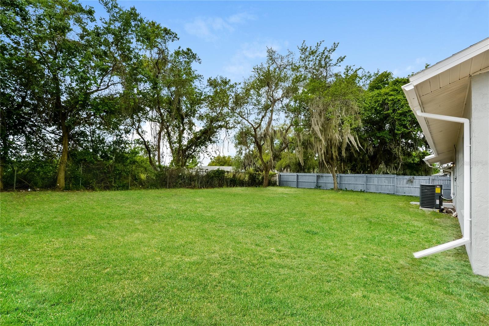 1289 E Harrison St Property Photo 15