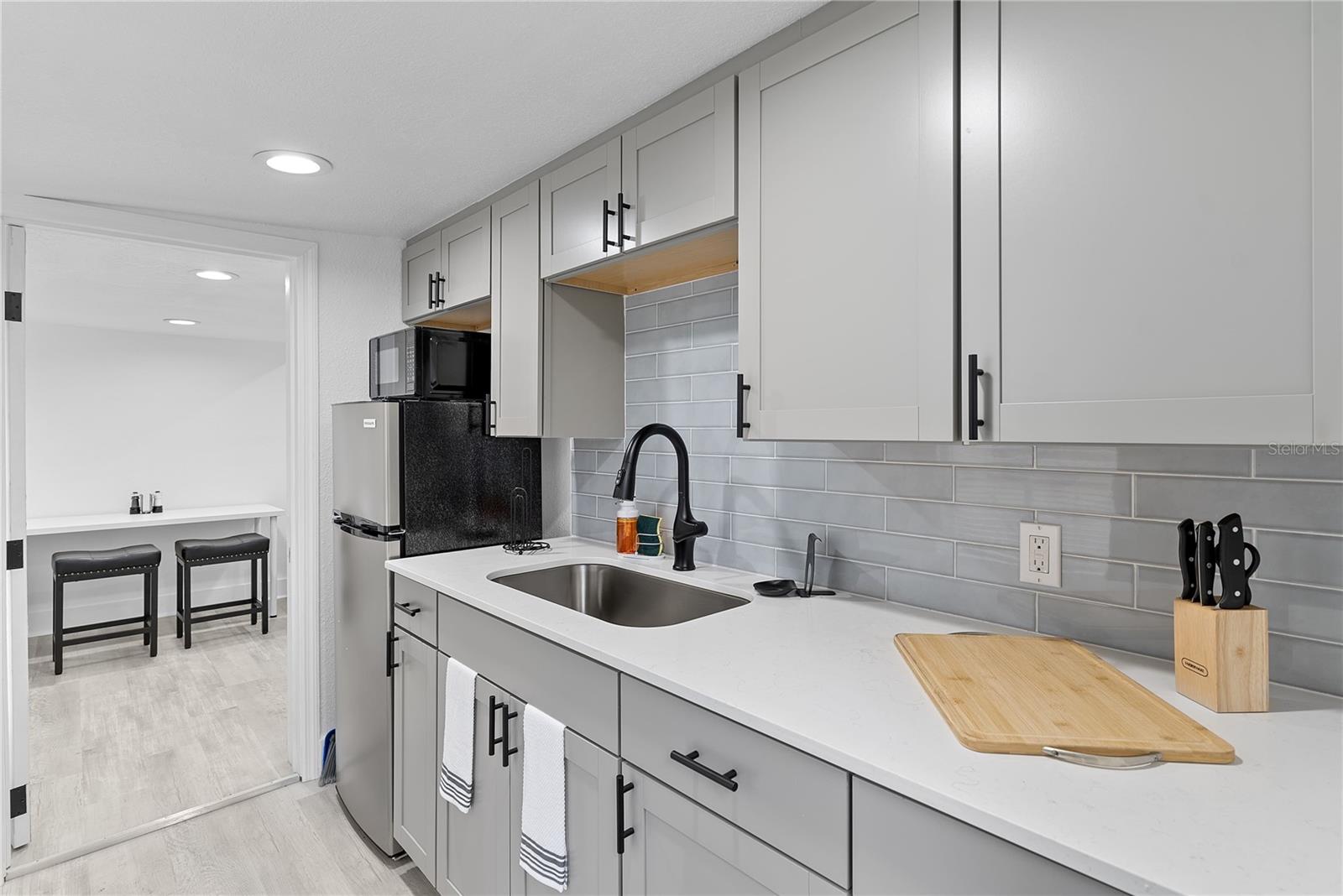 412 E Harwood St #2 Property Photo 3