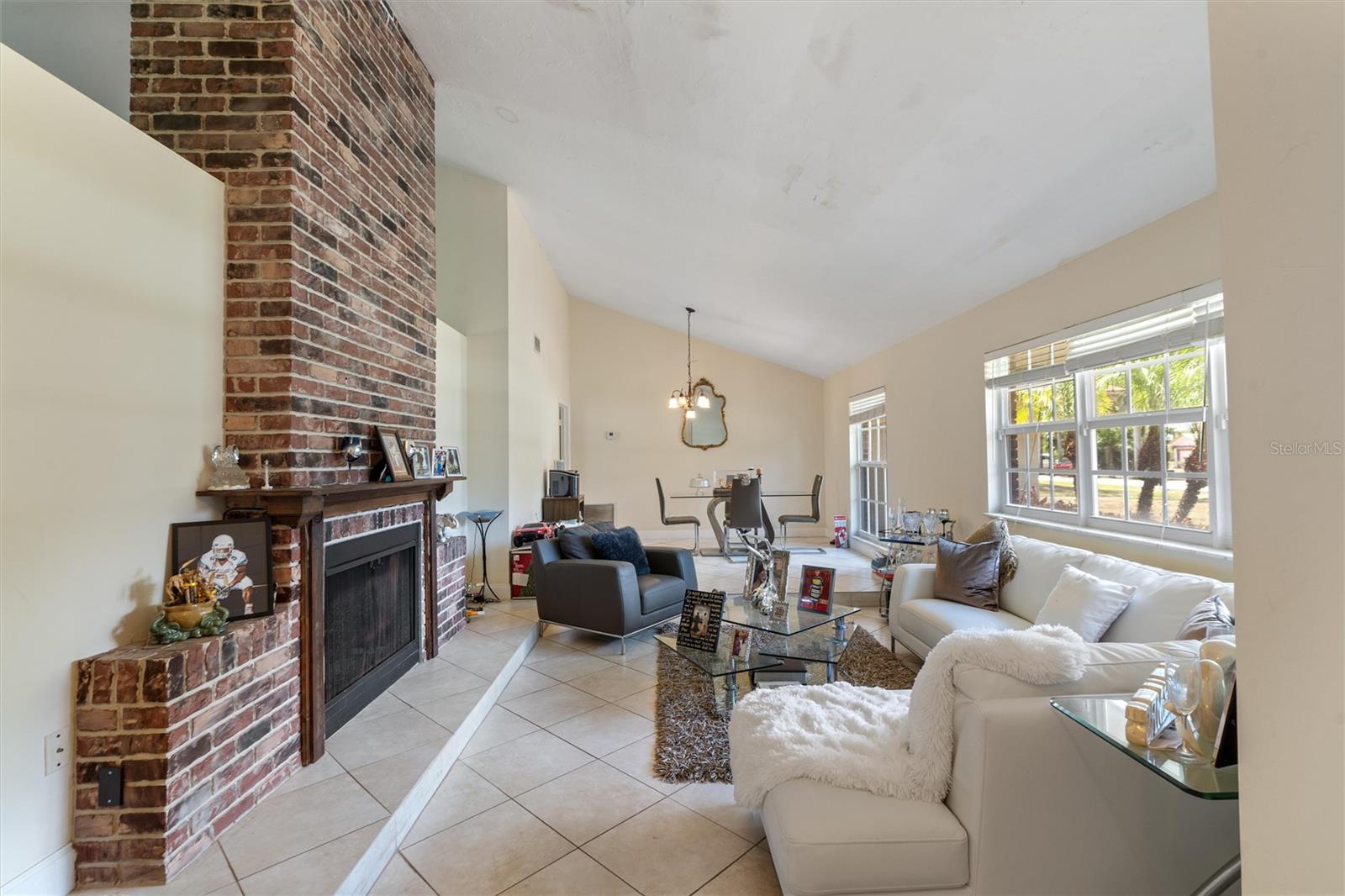 4060 Frances Dr Property Photo 4