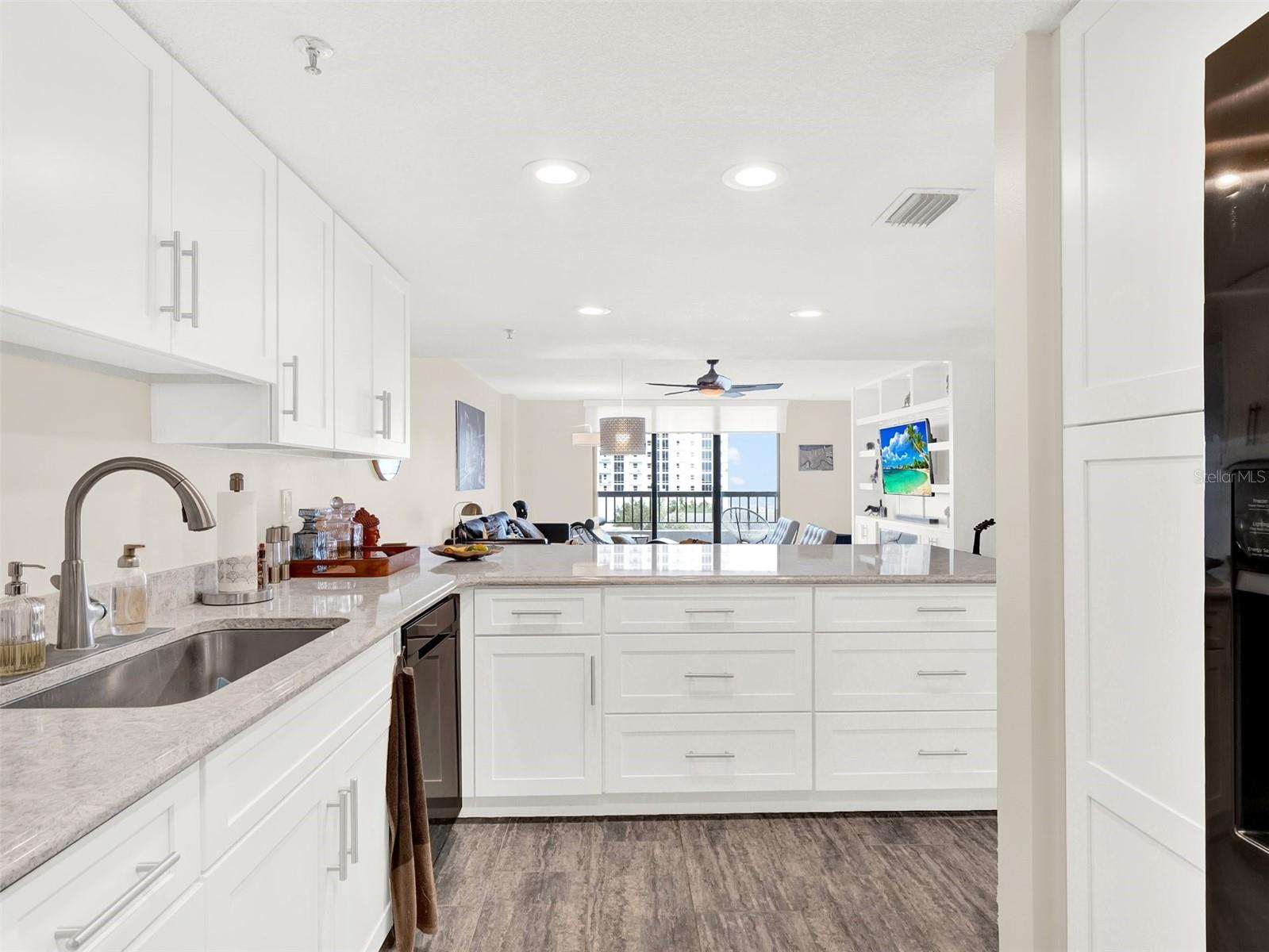530 E Central Blvd #802 Property Photo 10