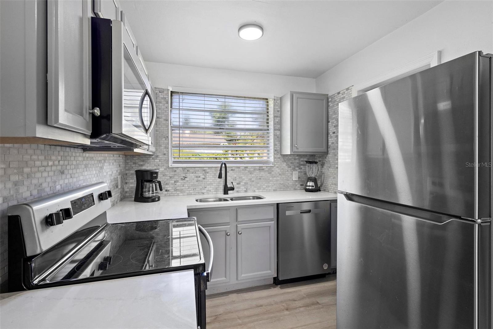 2600 S Crystal Lake Dr Property Photo 11