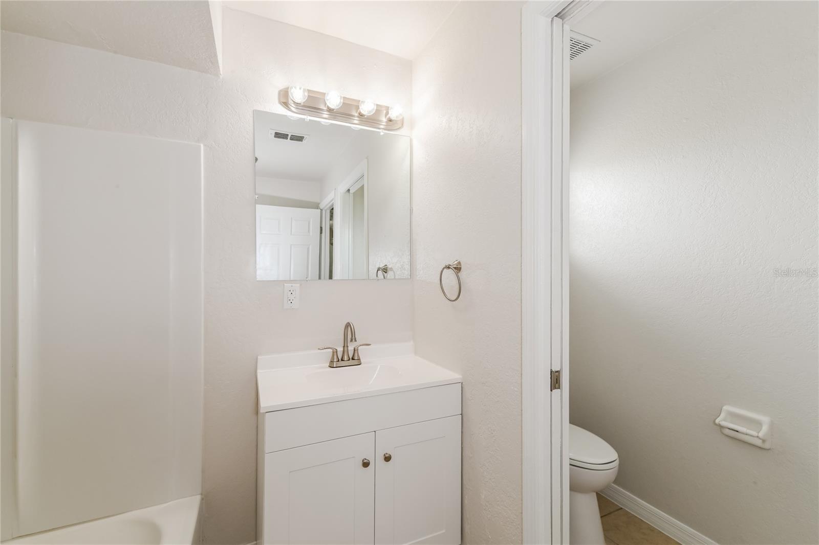 1610 Ne 43rd Ter Property Photo 15