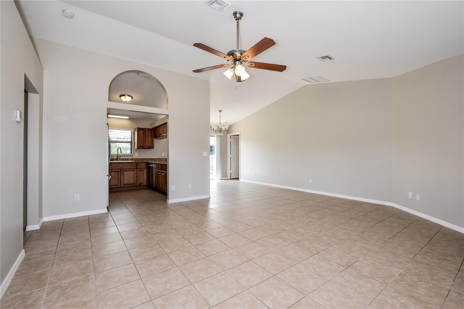 18484 Sarasota Rd Property Photo 4