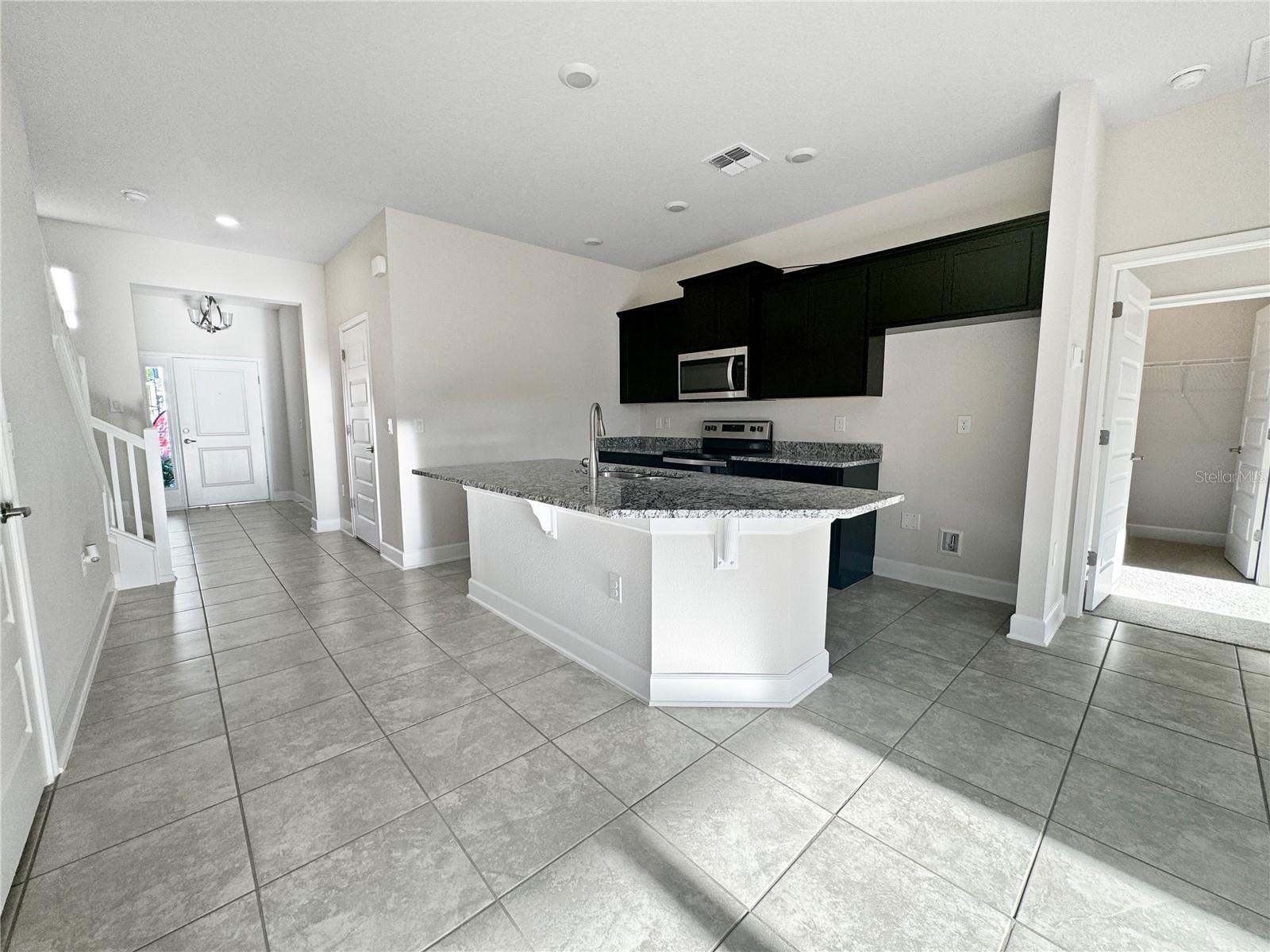 7424 Bent Tree Loop Property Photo 3