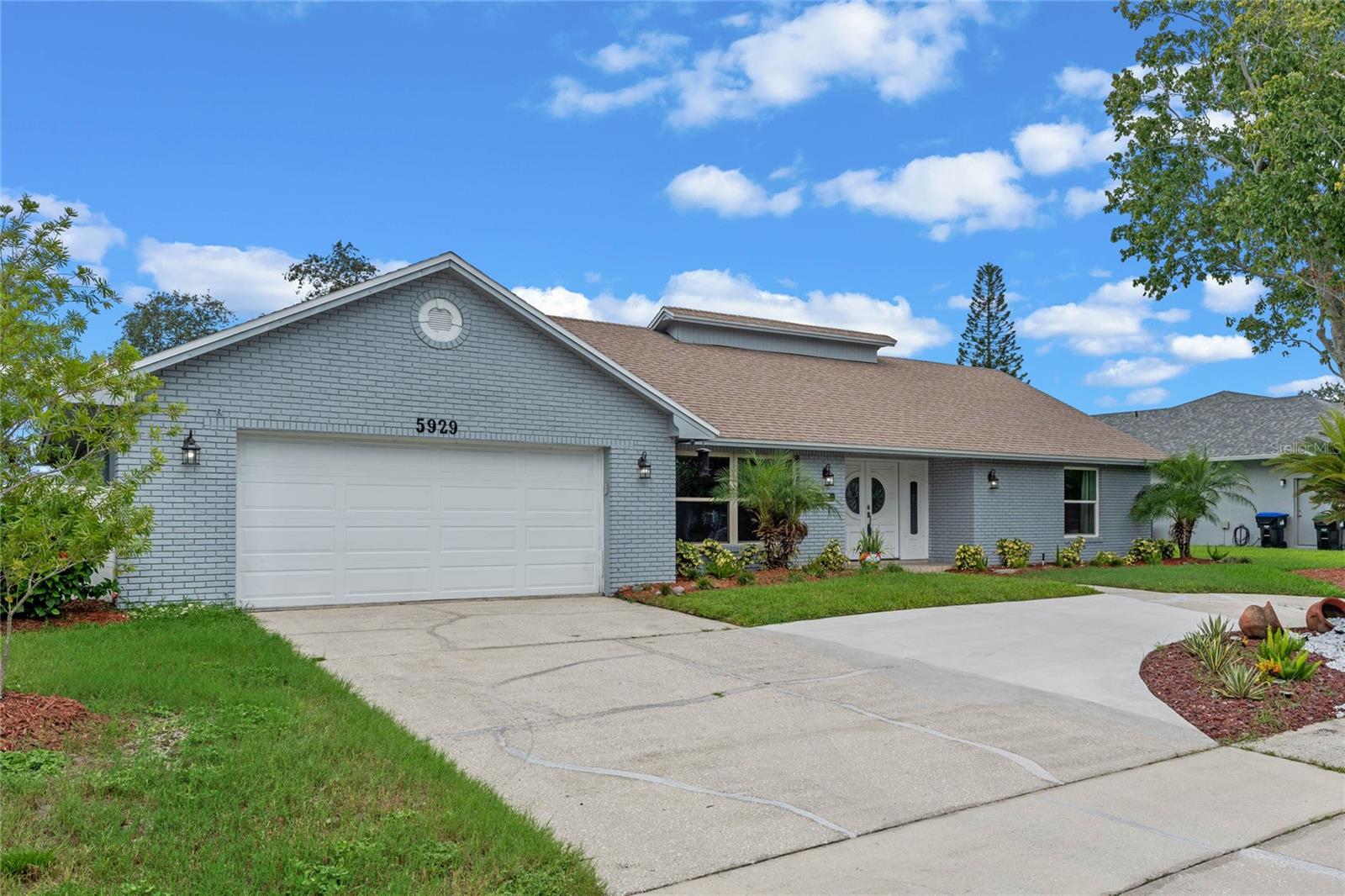 5929 Cedar Pine Dr Property Photo 5