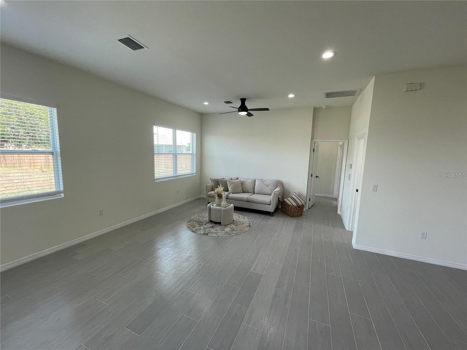916 Dogwood Cir Property Photo 6