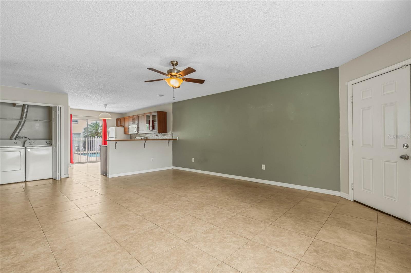 3651 N Goldenrod Rd #b107 Property Photo 7