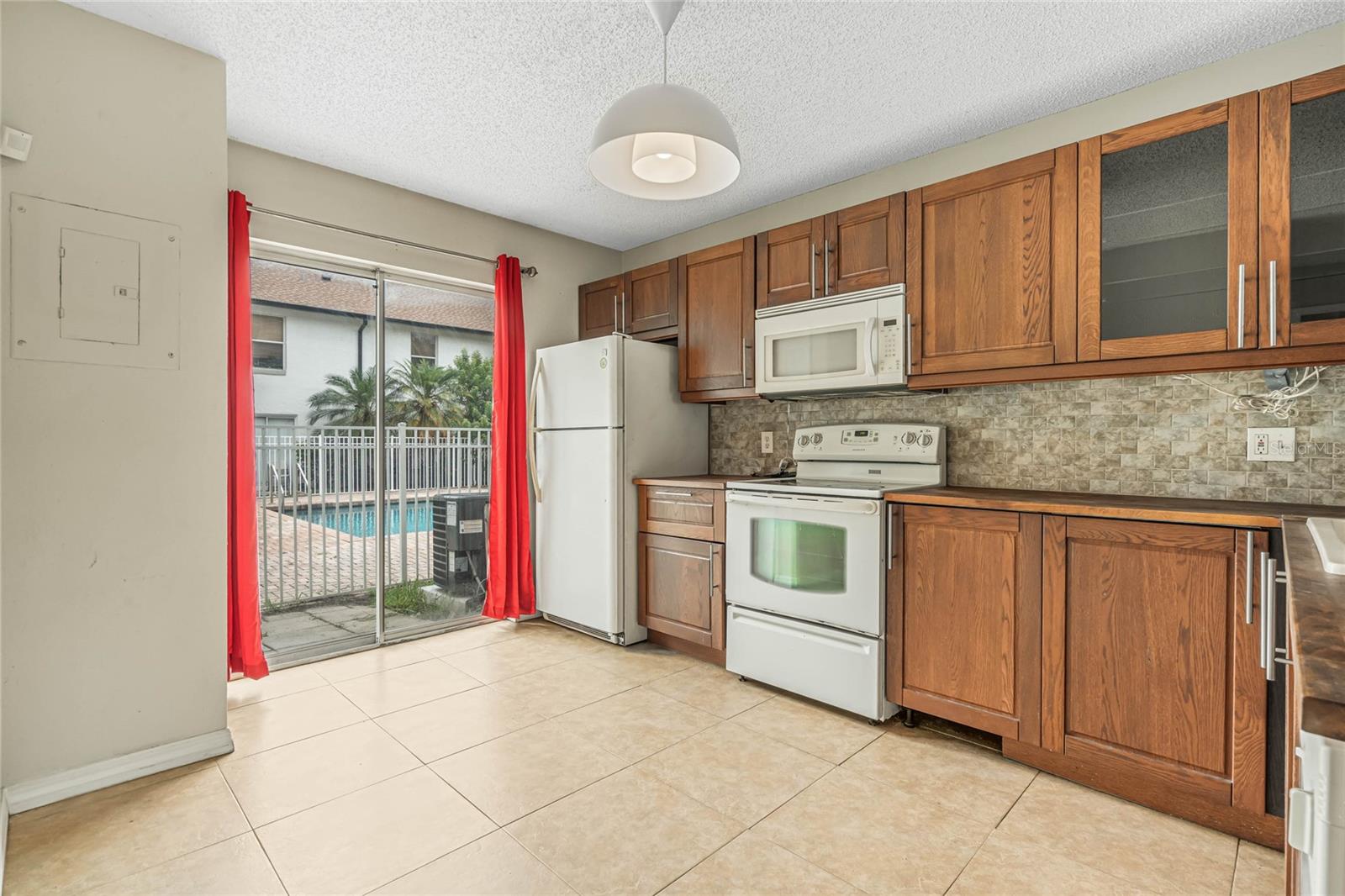 3651 N Goldenrod Rd #b107 Property Photo 13