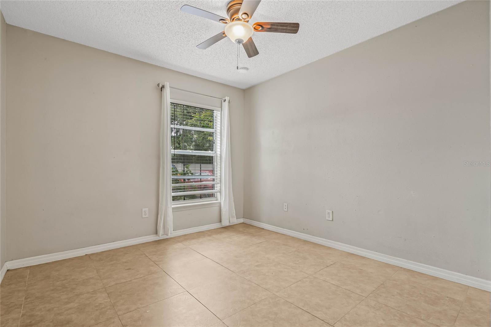 3651 N Goldenrod Rd #b107 Property Photo 16
