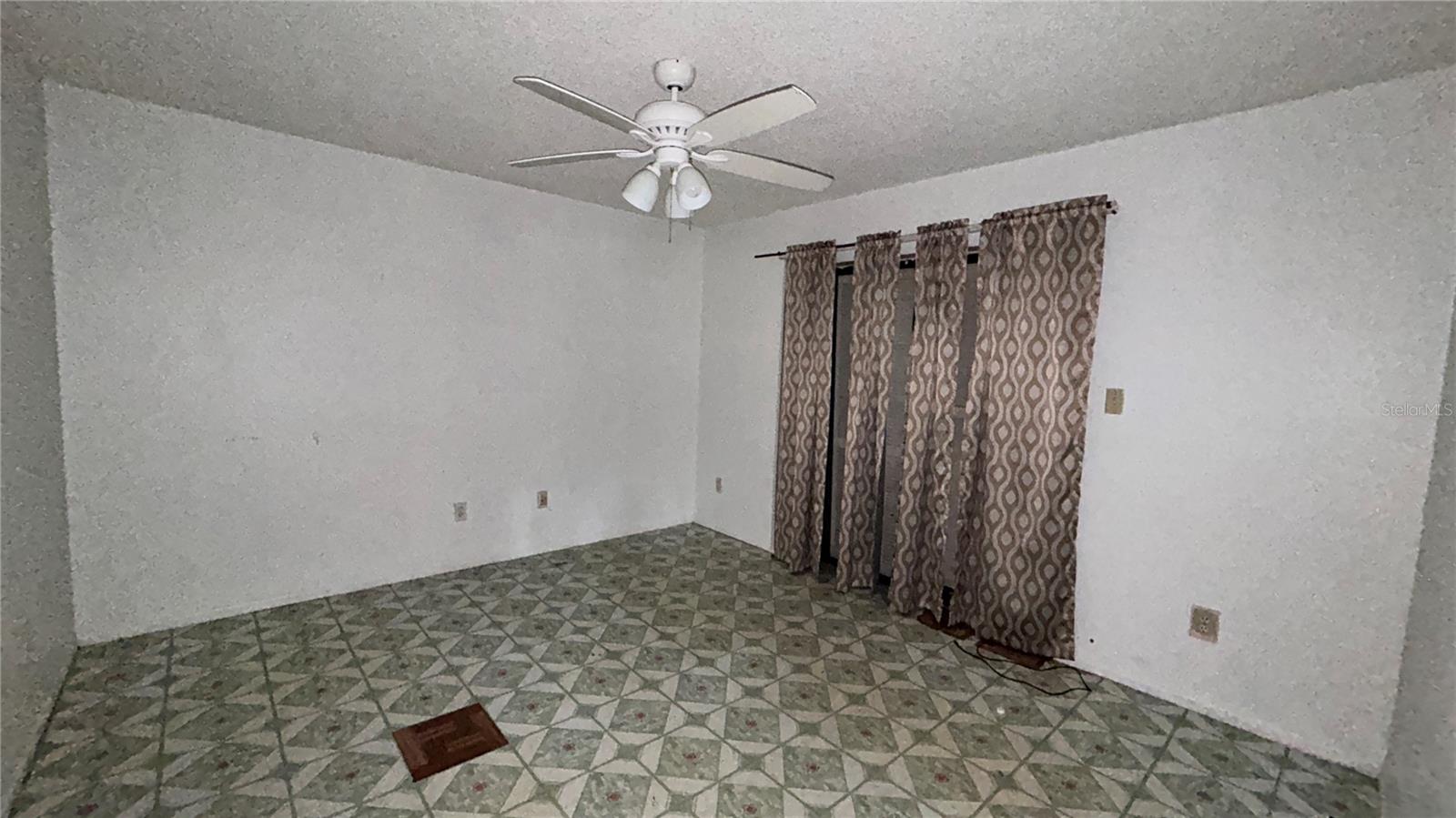 1204 Easton St Property Photo 14