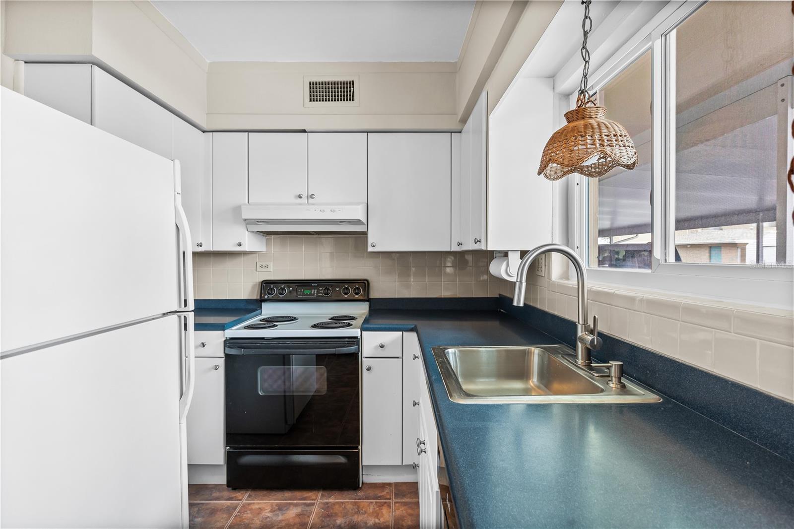 335 N Causeway #b010 Property Photo 15