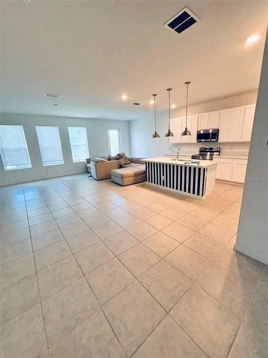 1838 Sanibel Dr Property Photo 1