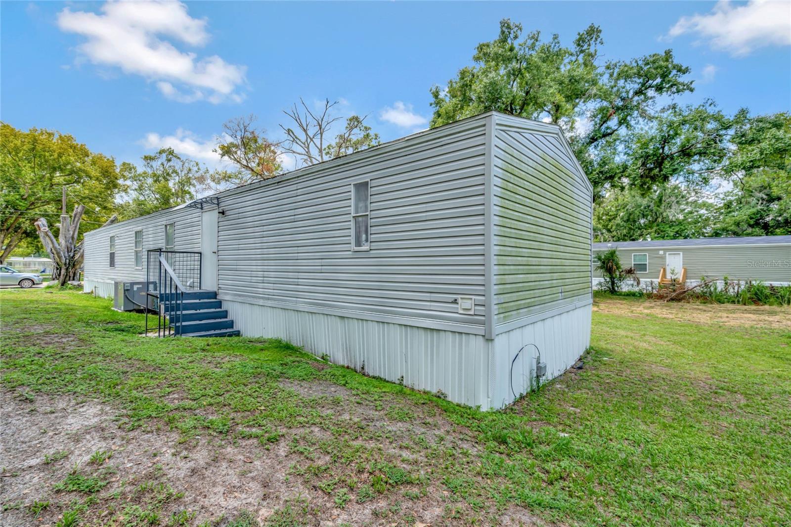 1825 Ruby St Property Photo 4