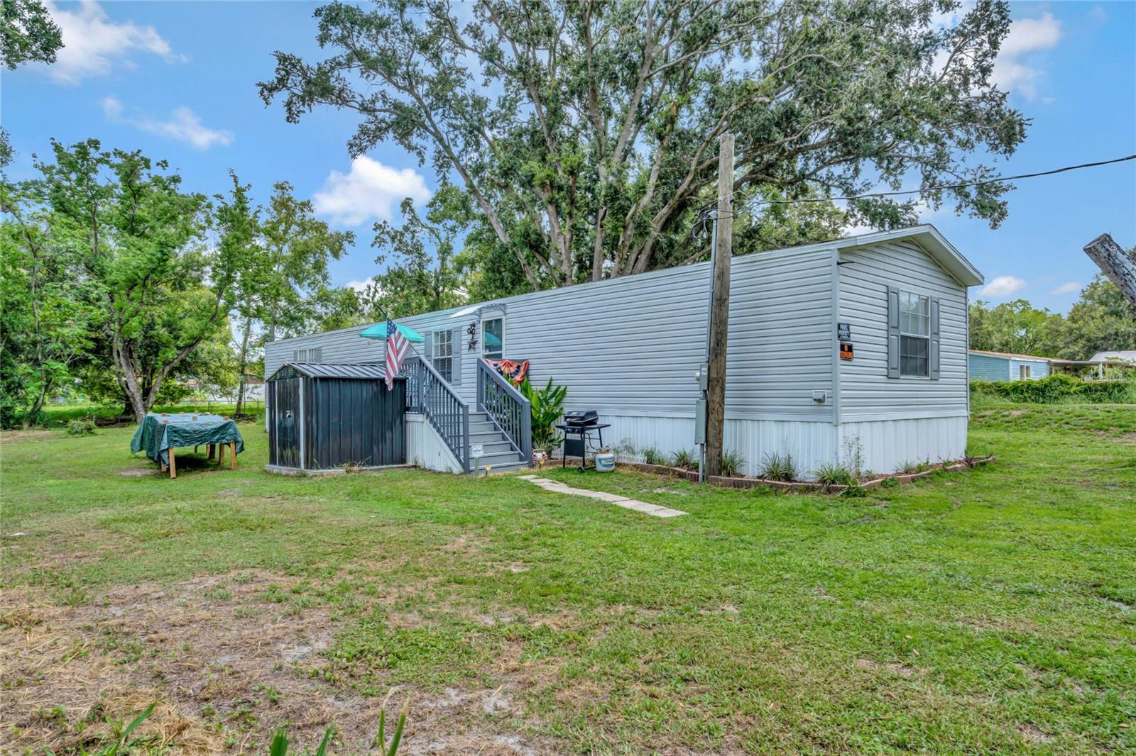 1825 Ruby St Property Photo 32