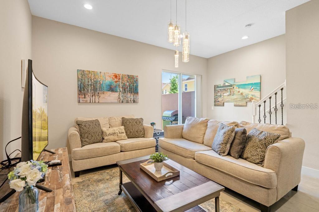 7571 Sunny Dreams Ln Property Photo 3