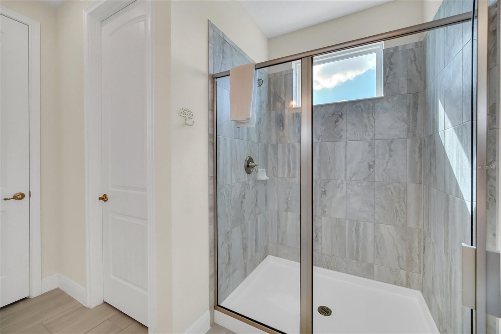7706 Graben St Property Photo 26