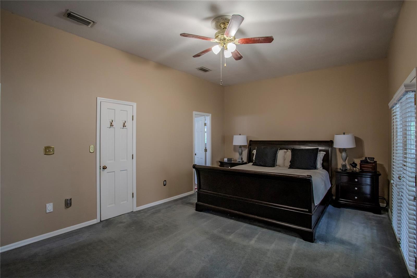 16600 Cleveland Ln Property Photo 35