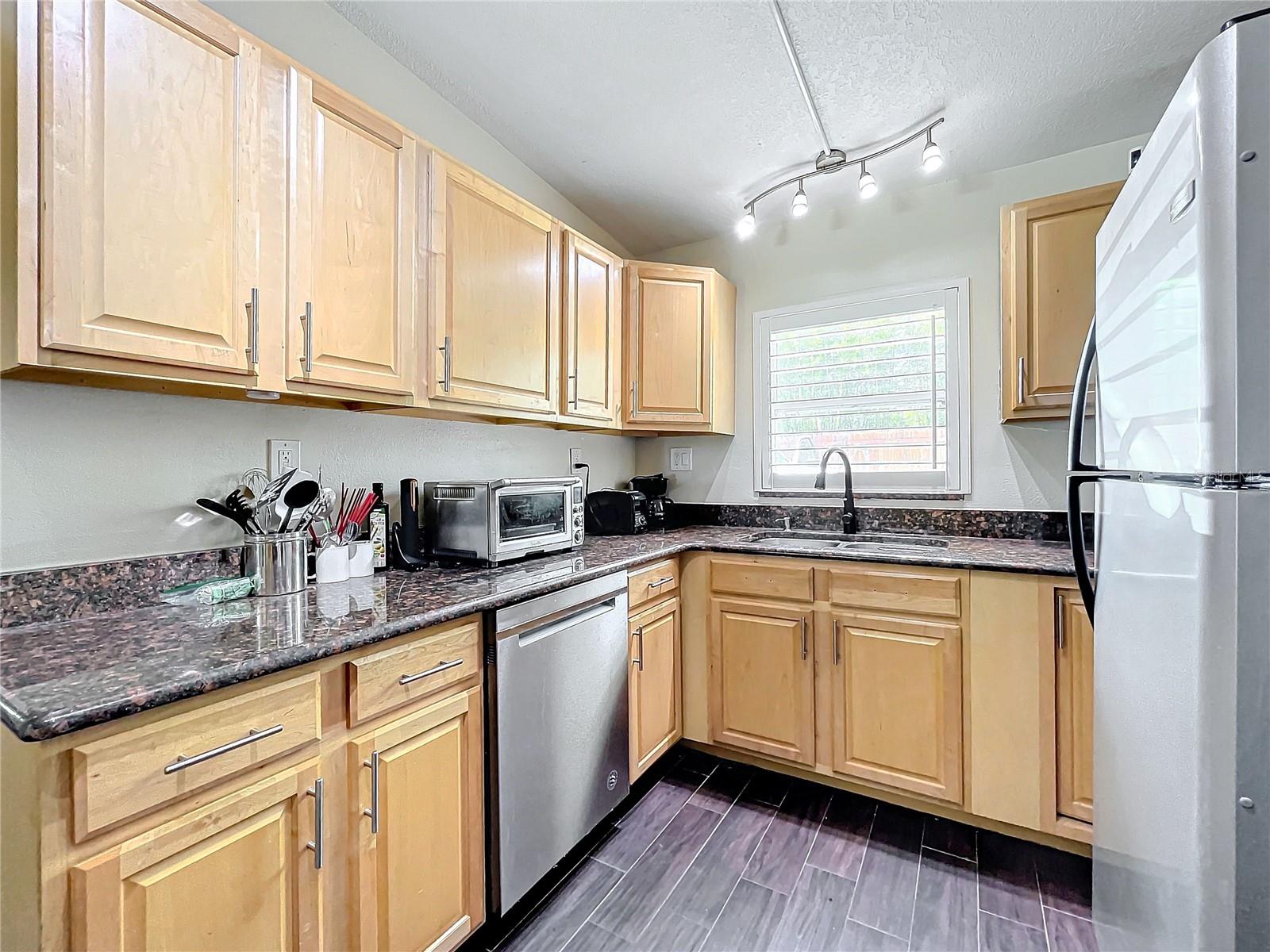 33 S Ortman Dr Property Photo 4