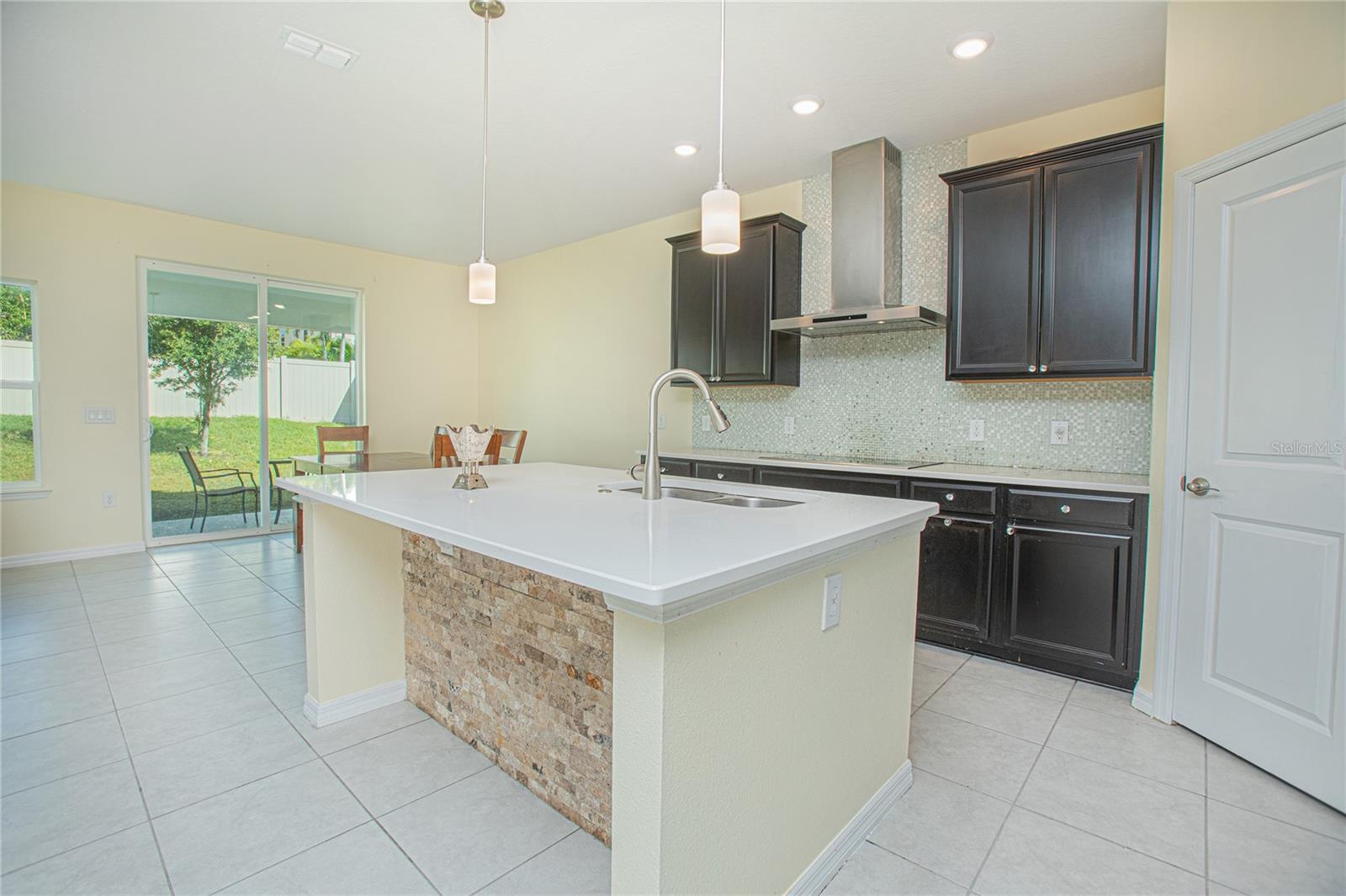 14166 Dove Hollow Dr Property Photo 12