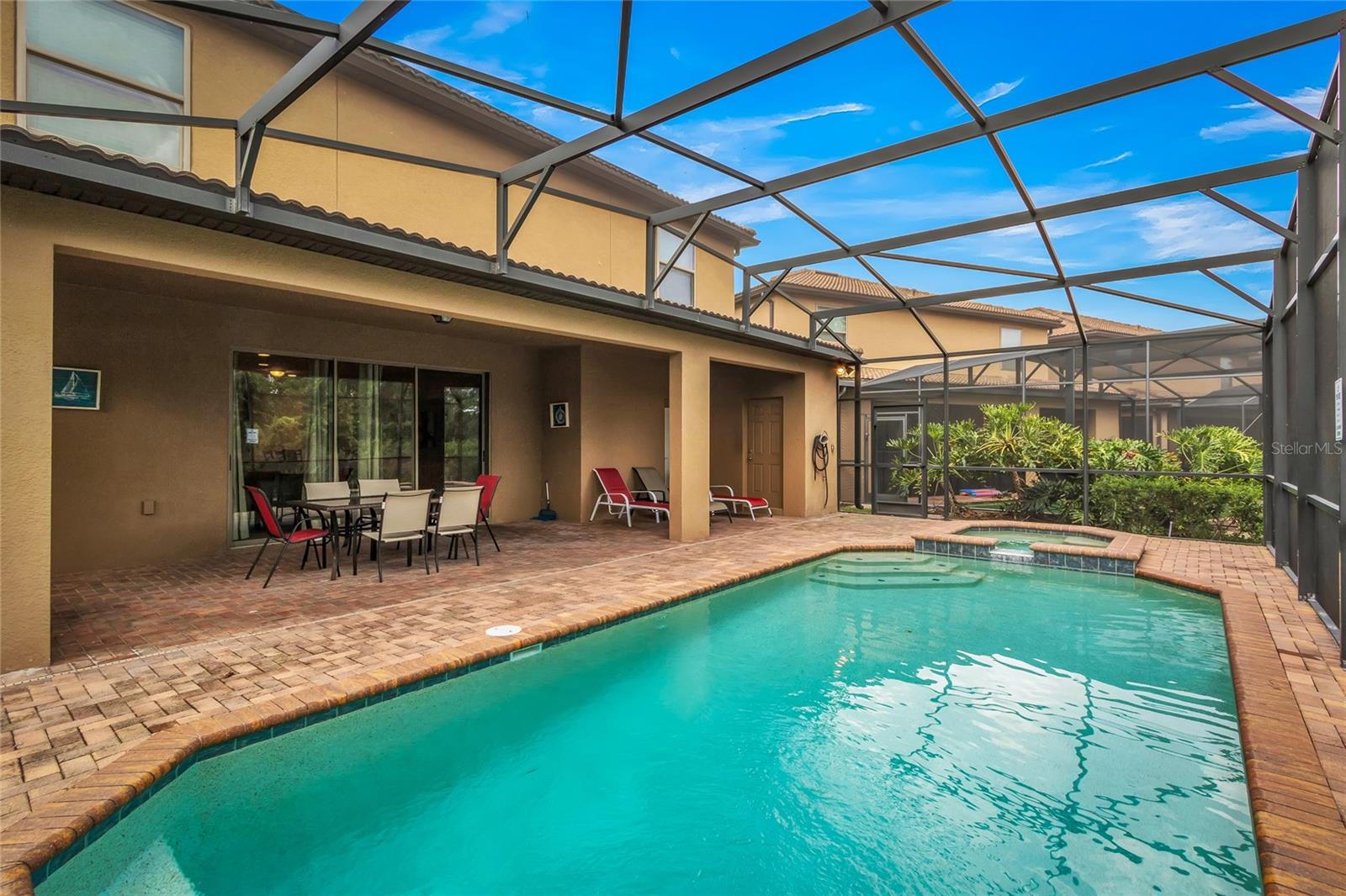 8810 Macapa Dr Property Photo 4