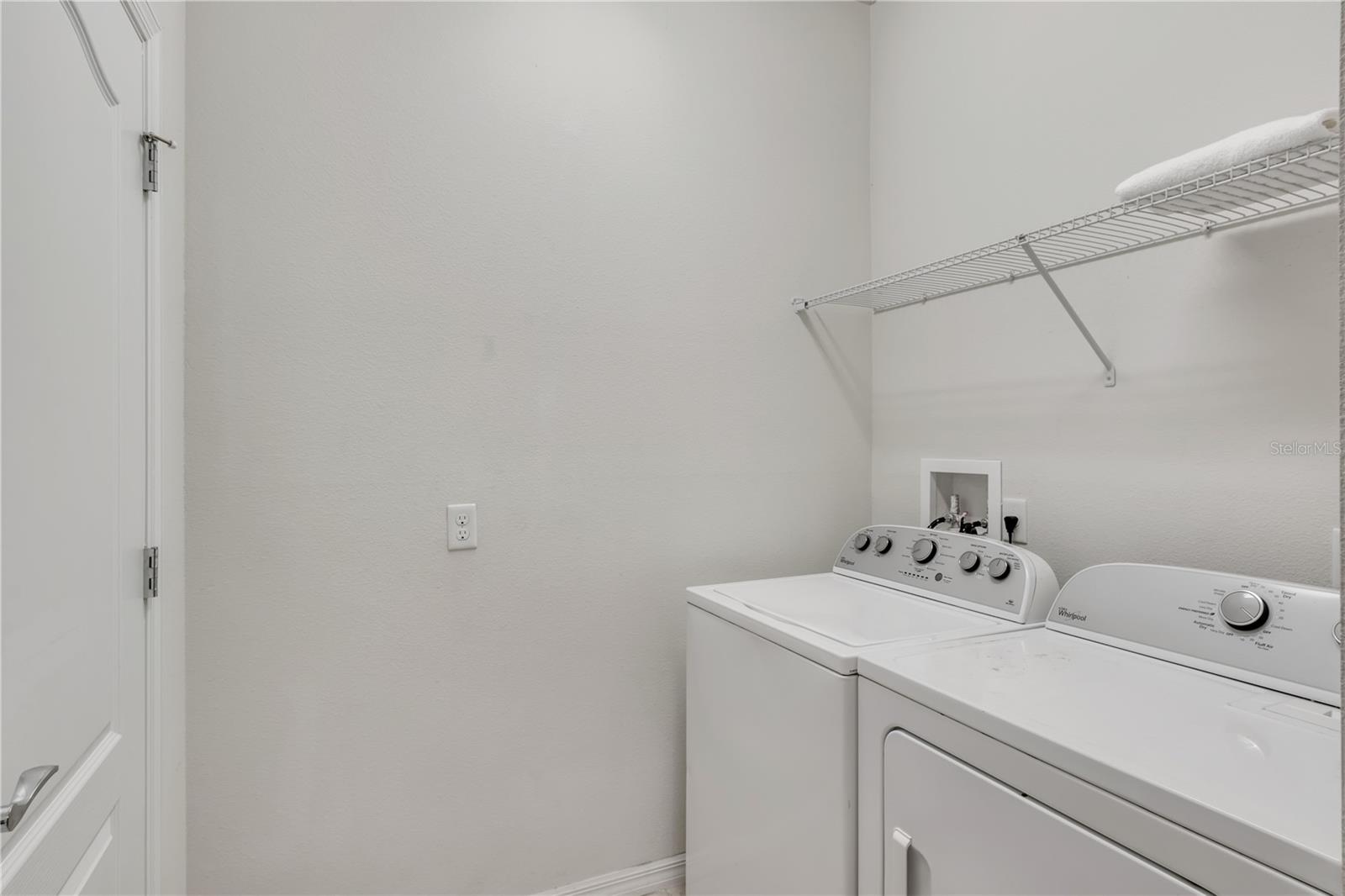 8810 Macapa Dr Property Photo 9