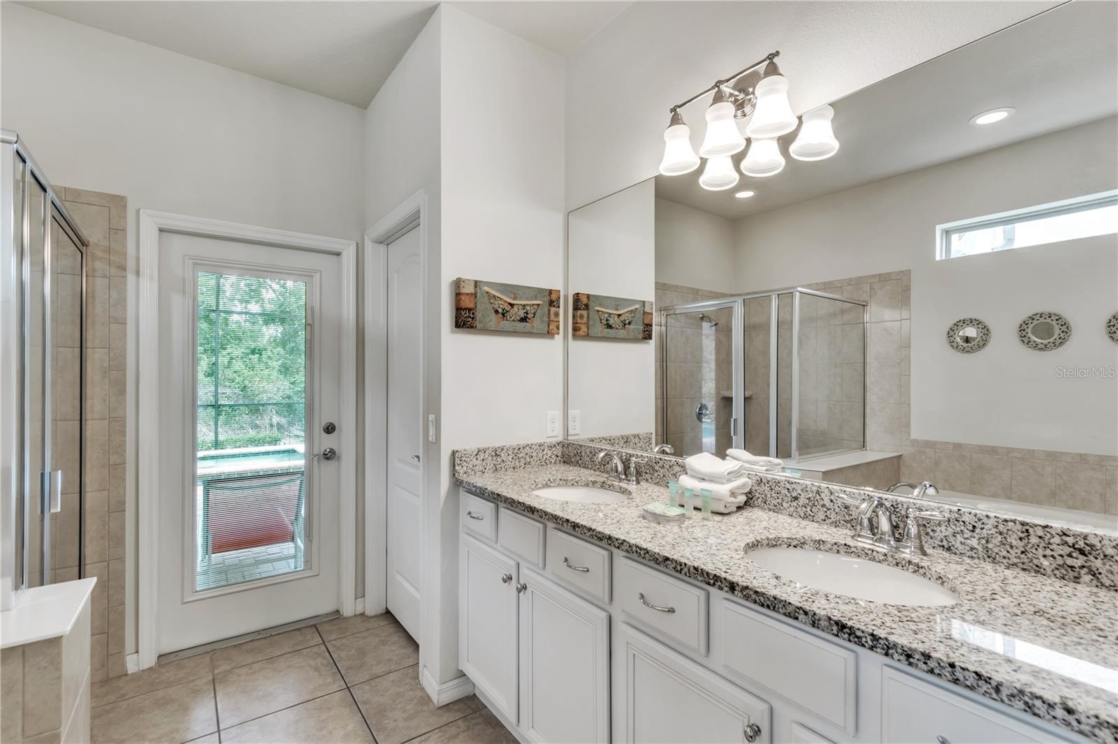 8810 Macapa Dr Property Photo 16