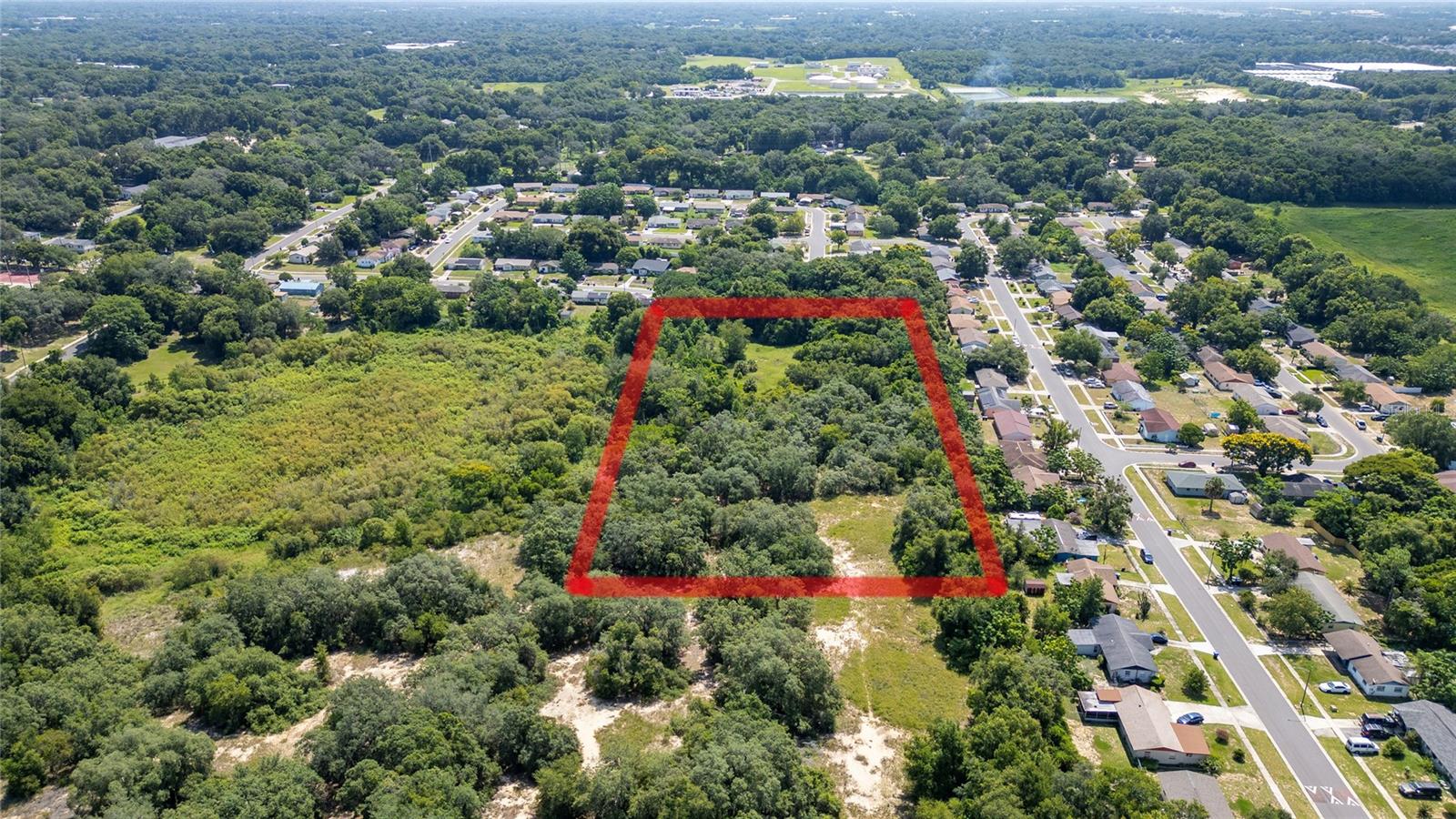 E Celeste St Property Photo 4