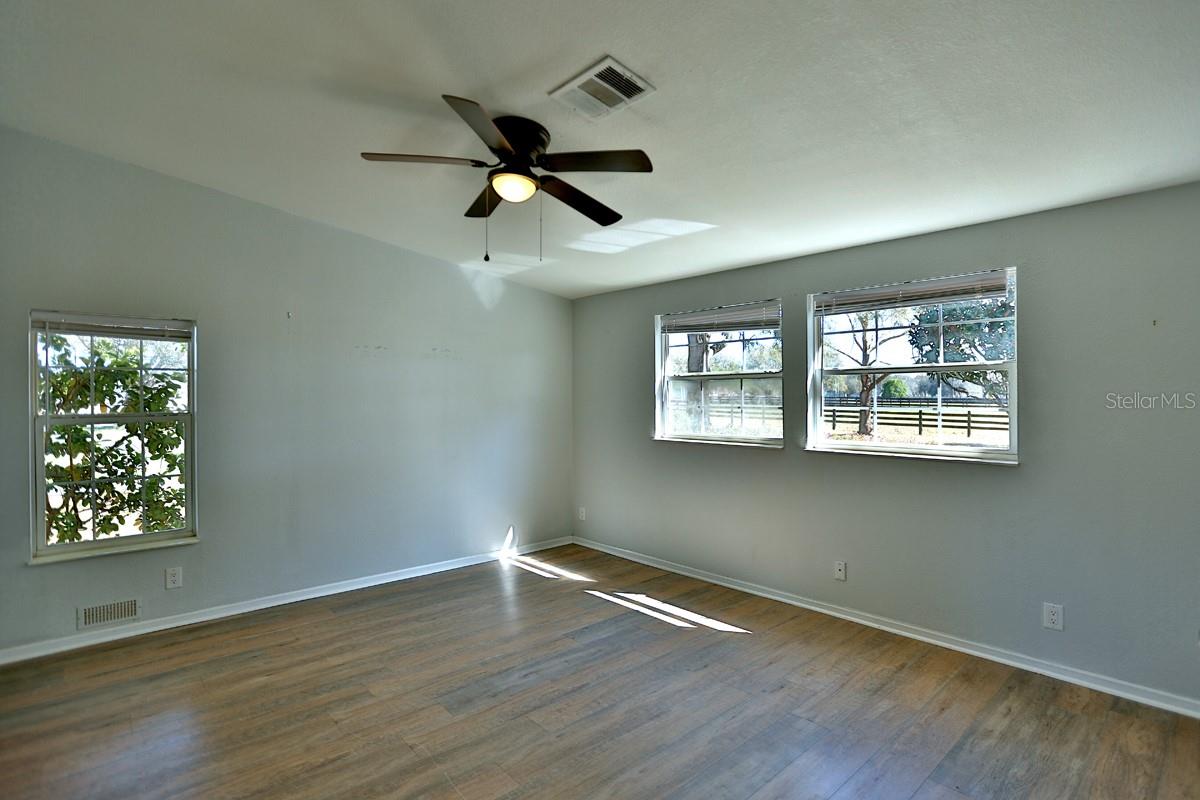 2570 Sw 100th St Property Photo 8