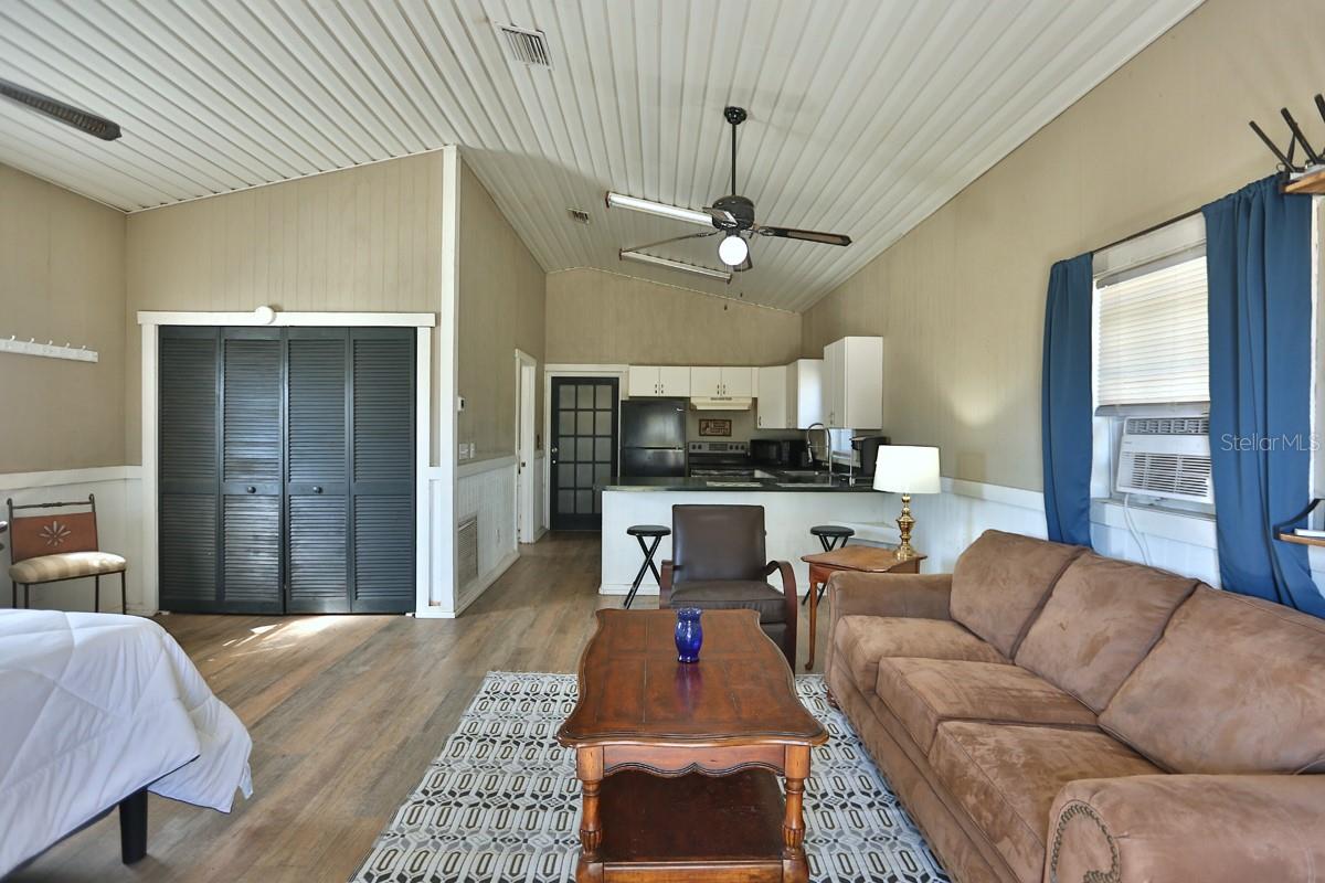 2570 Sw 100th St Property Photo 17