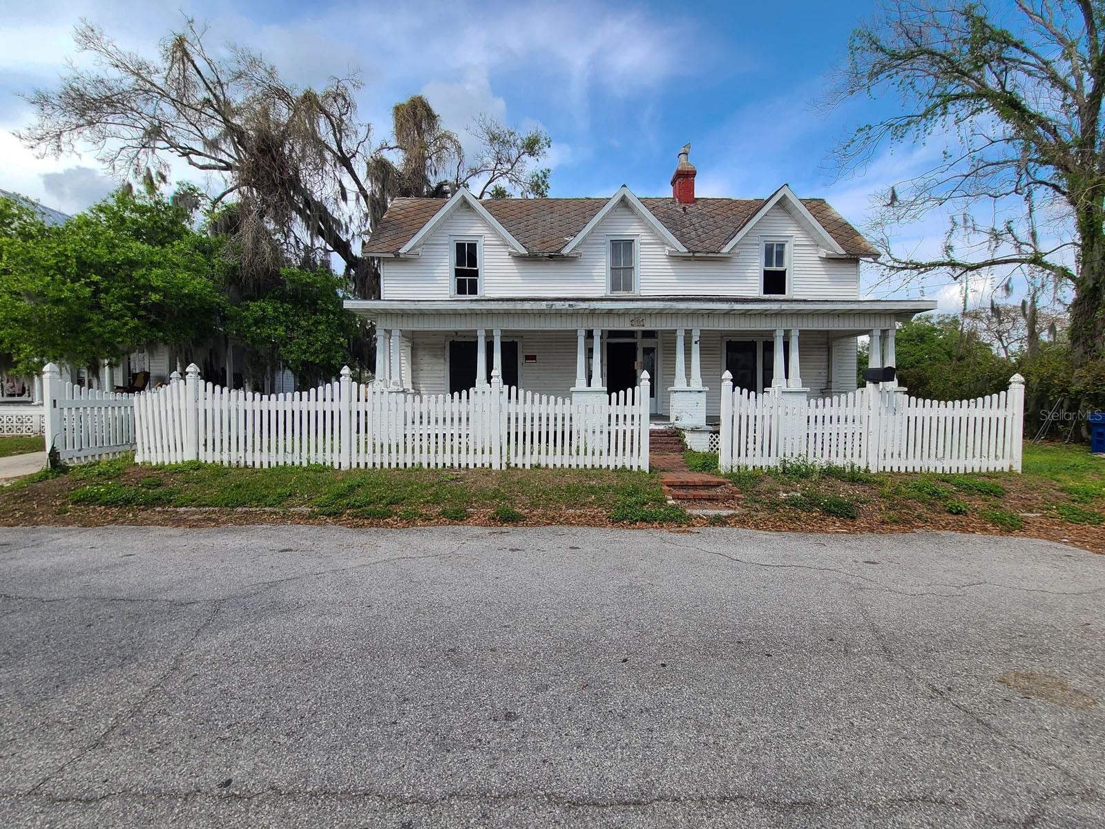 208 E Badcock Blvd Property Photo