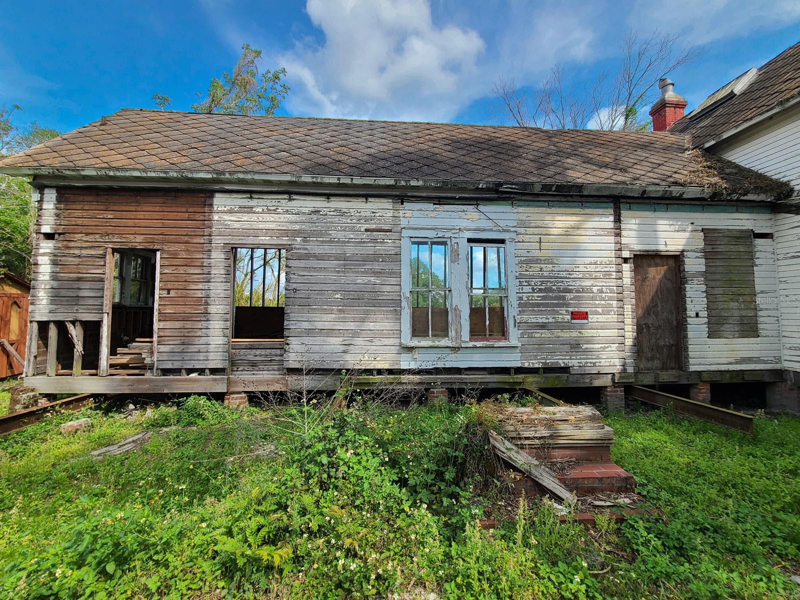 208 E Badcock Blvd Property Photo 11