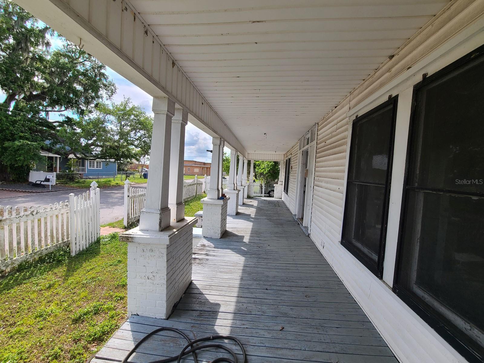 208 E Badcock Blvd Property Photo 13