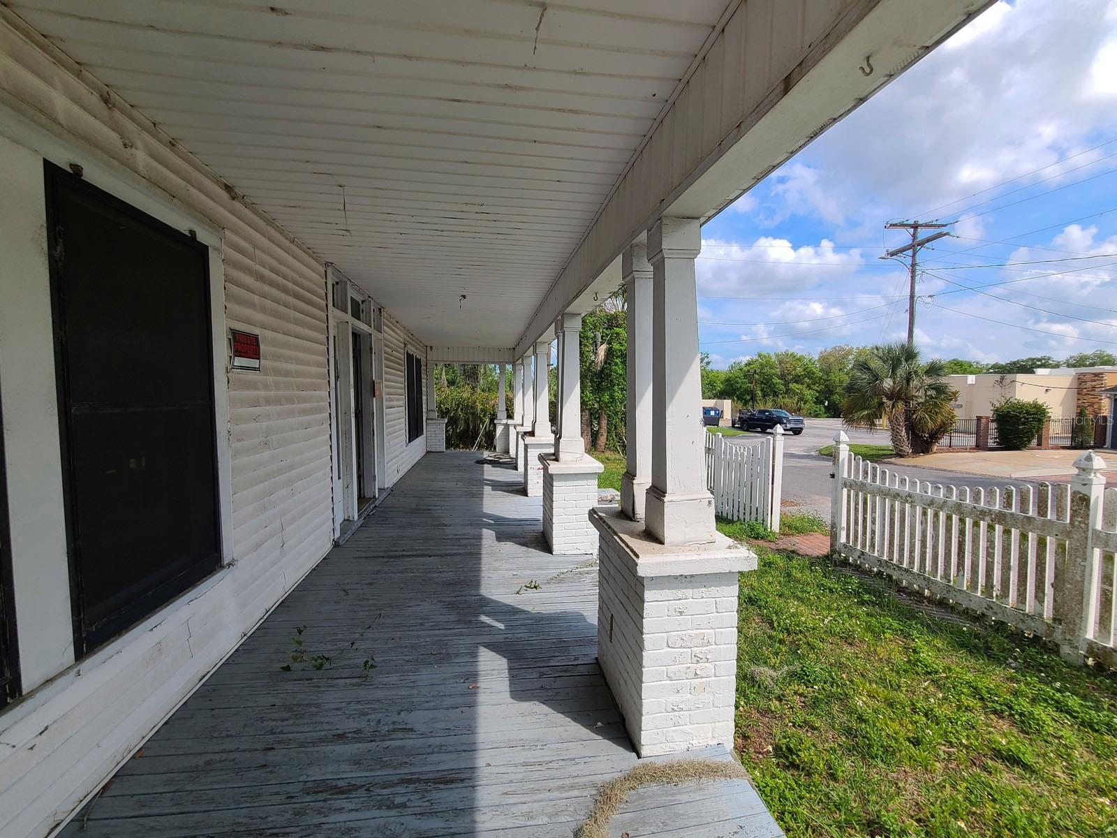 208 E Badcock Blvd Property Photo 14