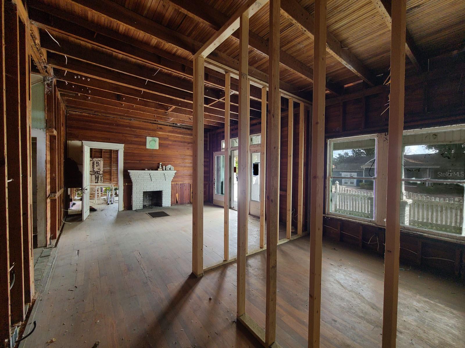208 E Badcock Blvd Property Photo 18