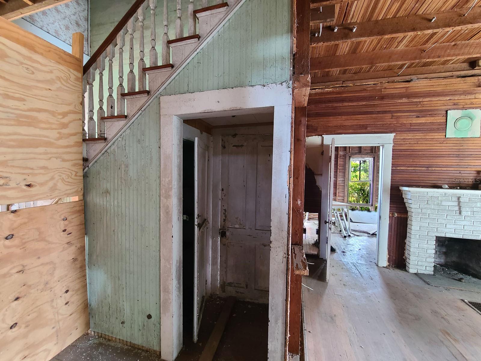 208 E Badcock Blvd Property Photo 23