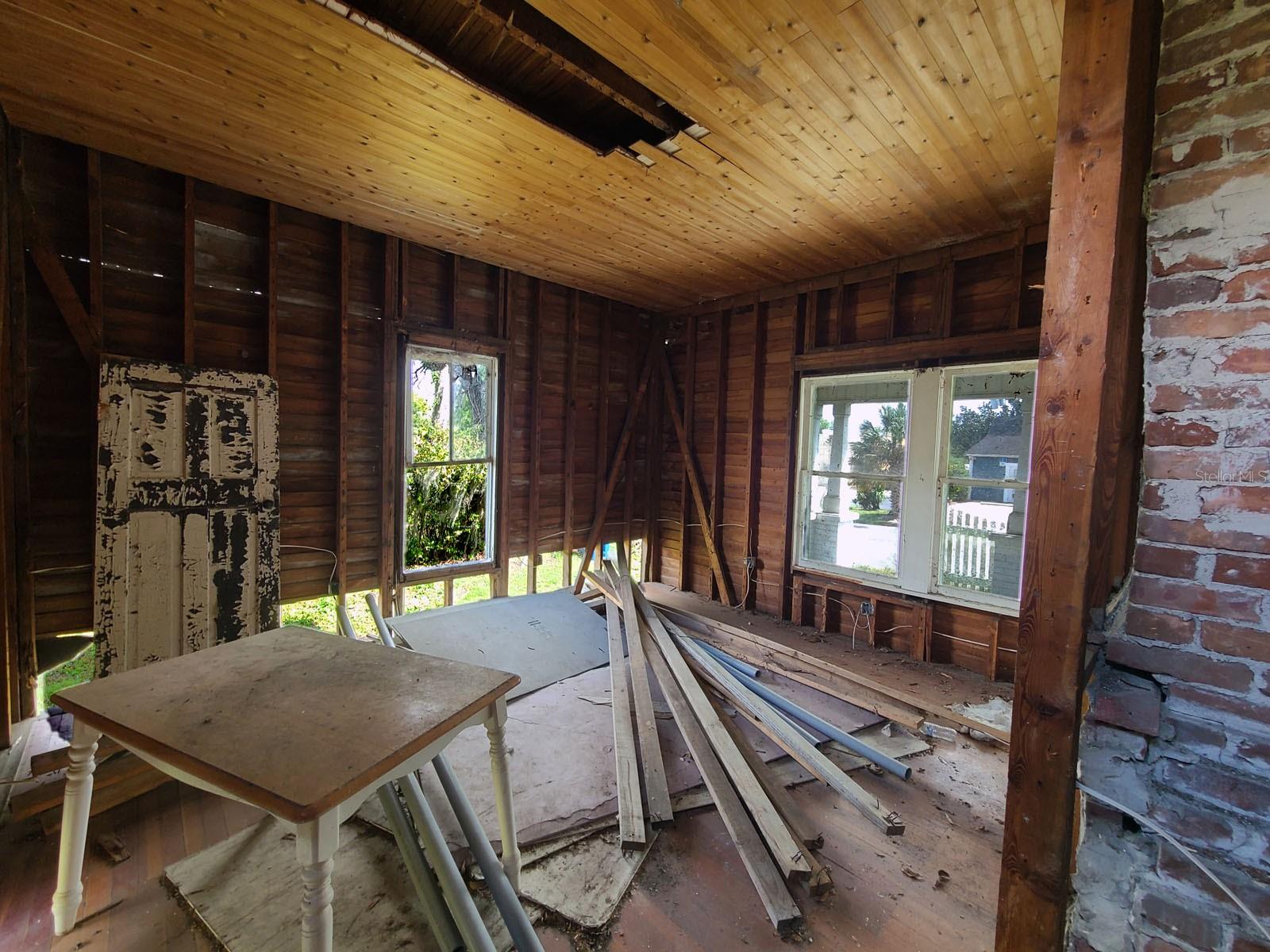 208 E Badcock Blvd Property Photo 27