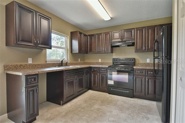 374 Sequoia Dr Property Photo 3