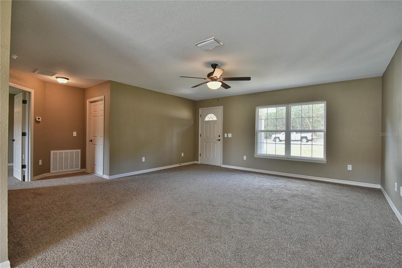 374 Sequoia Dr Property Photo 7