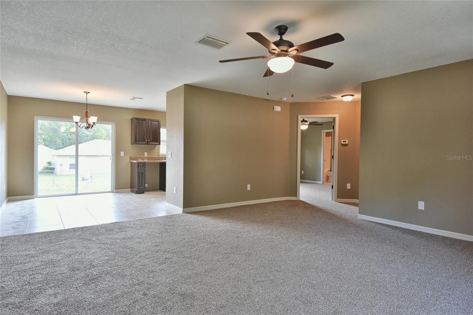 374 Sequoia Dr Property Photo 8