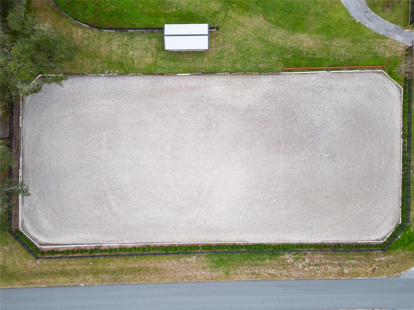 2 Count Fleet Dr Property Photo 3