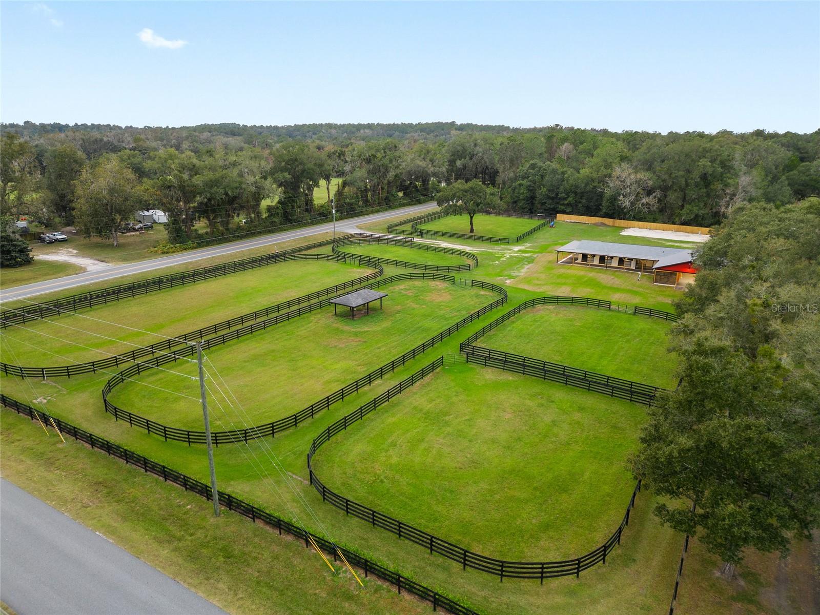 2 Count Fleet Dr Property Photo 31