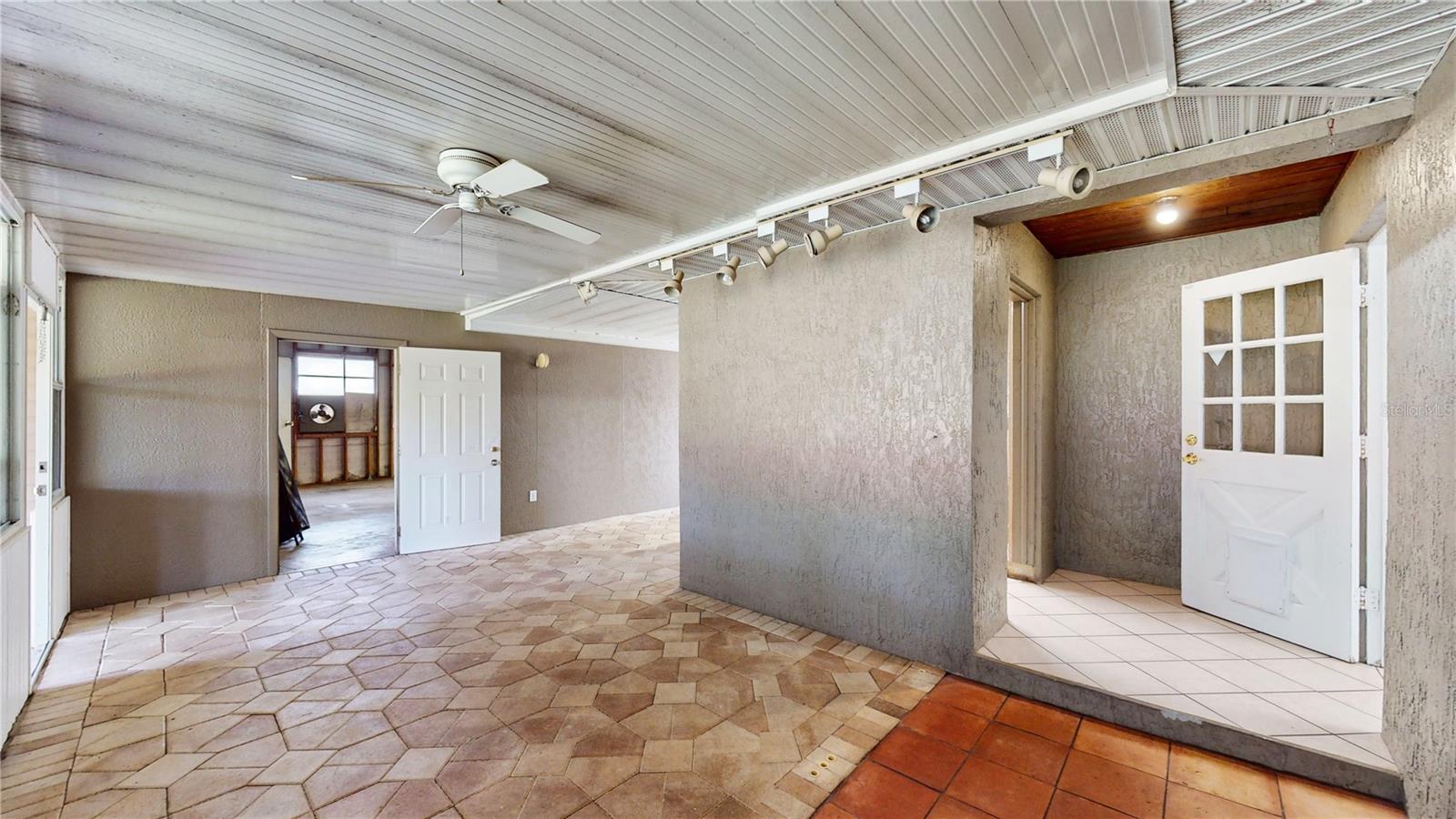 1435 N Combee Rd Property Photo 42